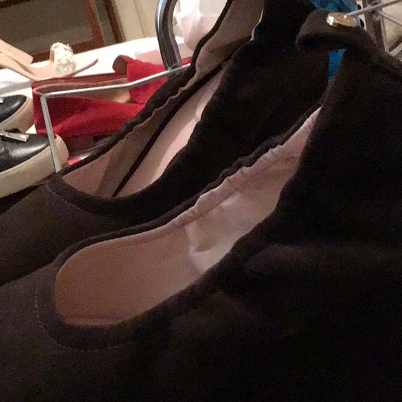 Shoes - Picture 3 of 4